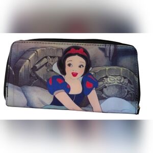 Disney WDW Snow White Black Wallet Card/ID Holder  Zipper Close 8"x 4" Loungefly
